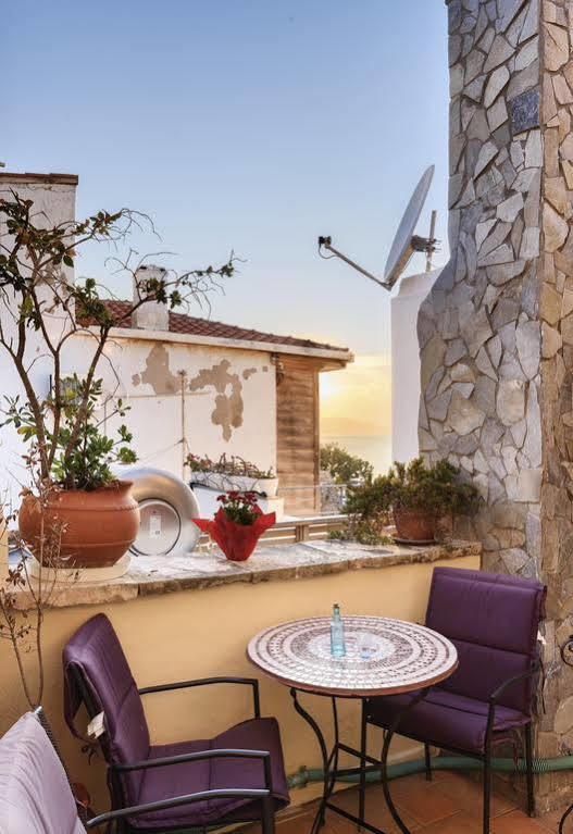 Old Stone House Chrissi Akti Chania Exterior foto